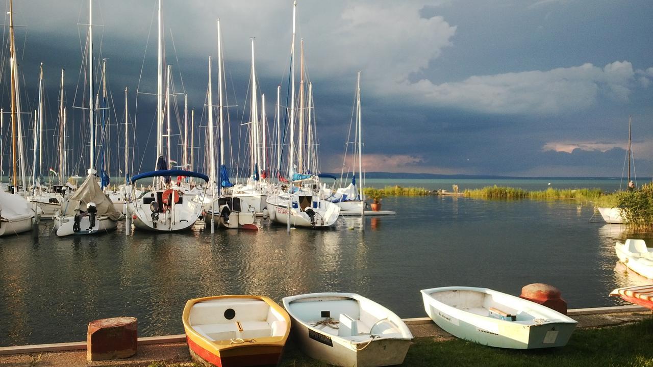 Balatinus Apartmanház Siófok Exterior foto
